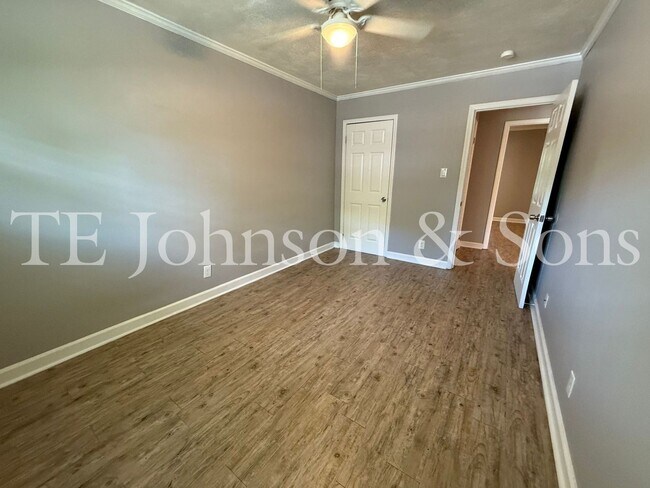 Building Photo - Sterling Pointe Apartments