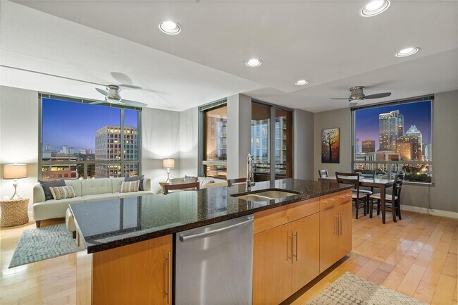 Primary Photo - 300 Bowie St