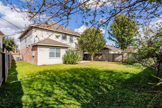 Building Photo - 2111 Castle Gardens Ln