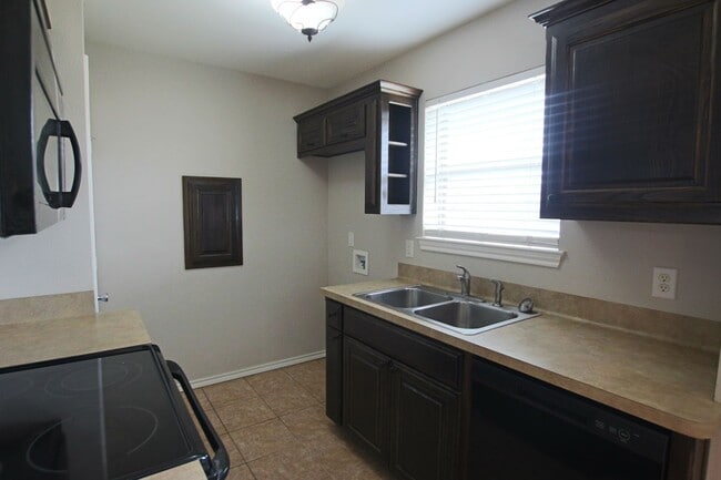 Building Photo - 16922 Loring Ln