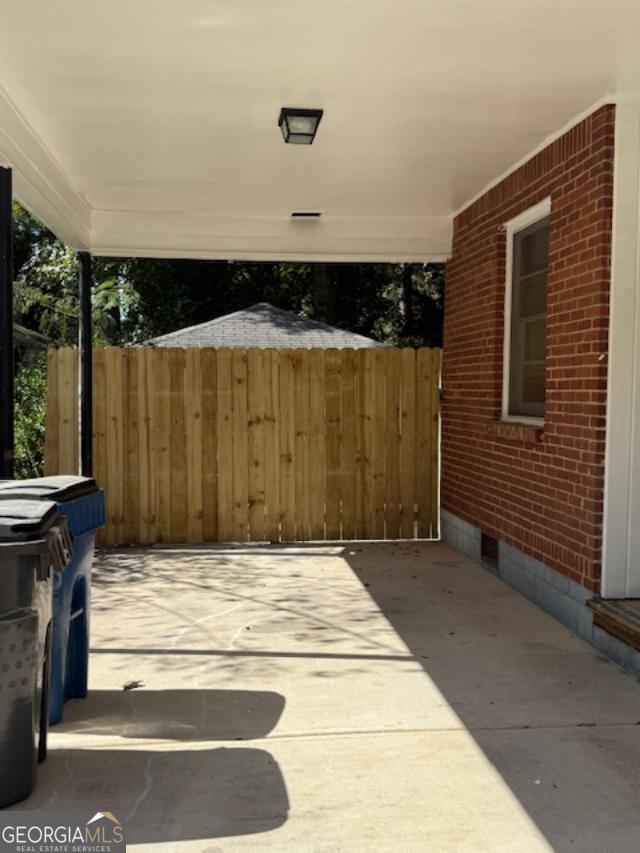 Building Photo - 2439 Plantation Dr