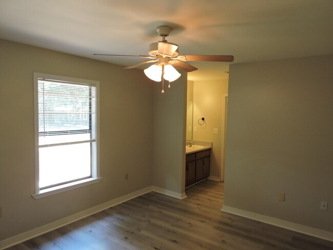 Building Photo - 311 John King Rd