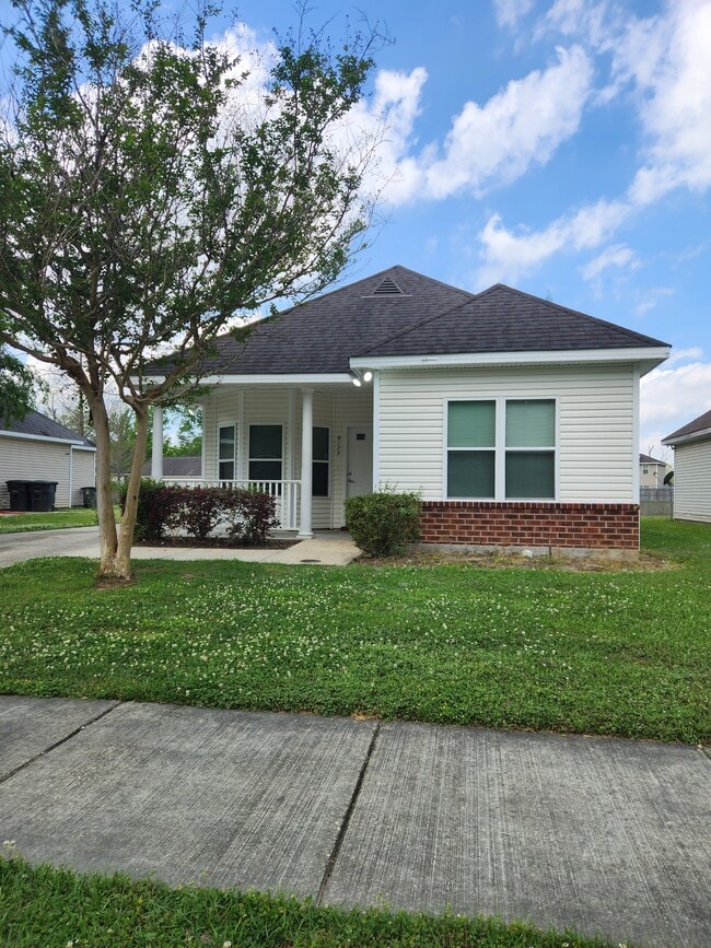 Building Photo - 9173 Cedar Ct