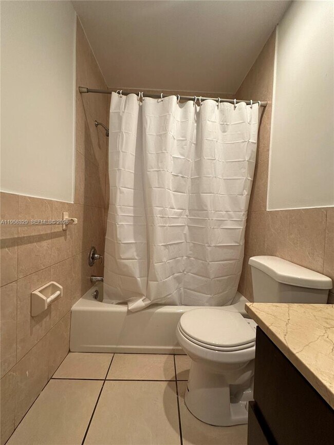 Building Photo - 2536 Van Buren St