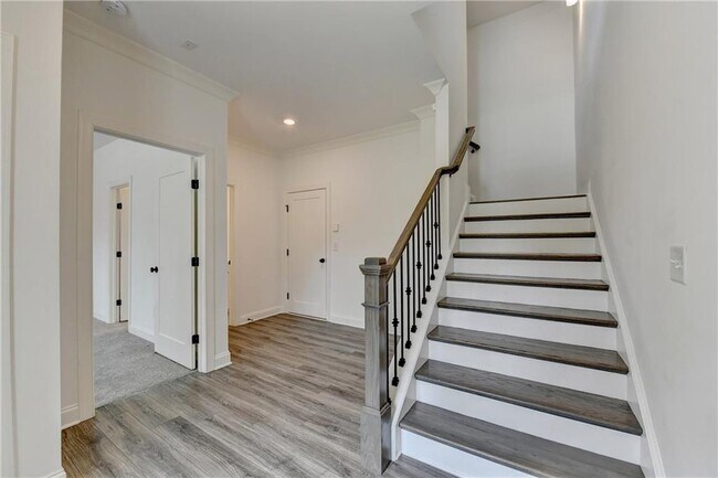 Building Photo - 6892 Roswell Rd NE