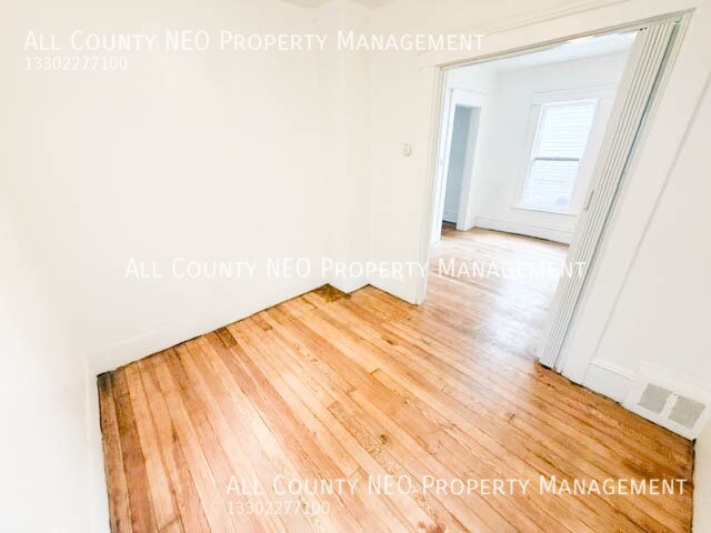 Building Photo - 519 E 103rd St