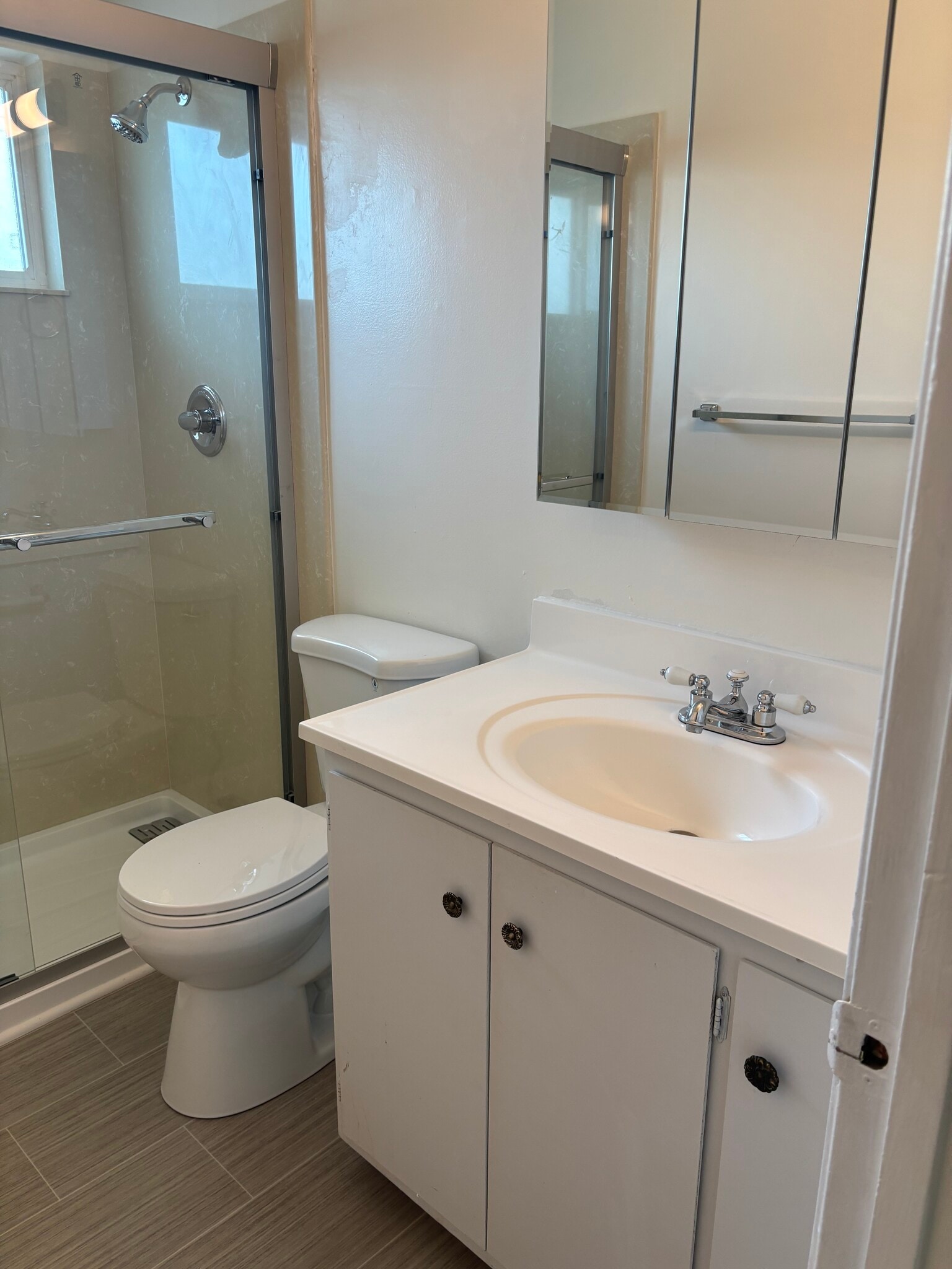 Building Photo - 643 Bolton Ct