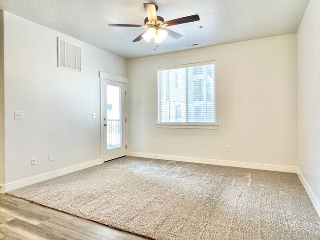 Building Photo - Spacious Condo Near Primary Children’s Hospital!