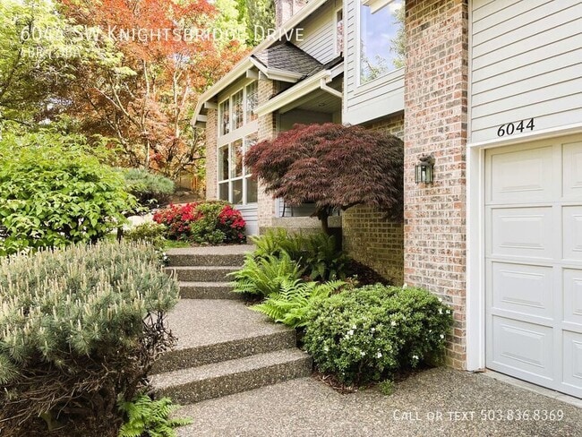 Building Photo - 6044 SW Knightsbridge Dr