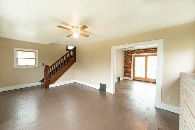 Building Photo - Lovers Lane