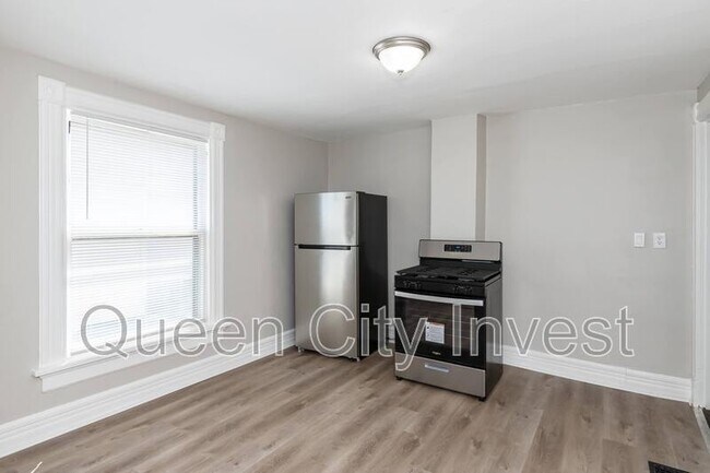 Building Photo - 115 E Foraker St