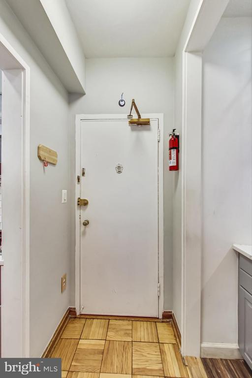 Building Photo - 1 Scott Cir NW