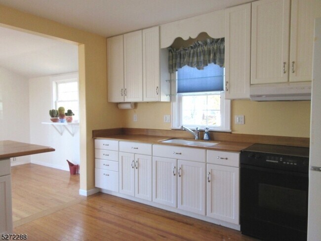 Building Photo - 416 Springbrook Trail