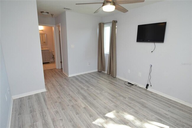 Building Photo - 10265 Gandy Blvd N