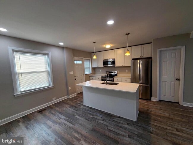 Building Photo - 4715 Dartford Ave