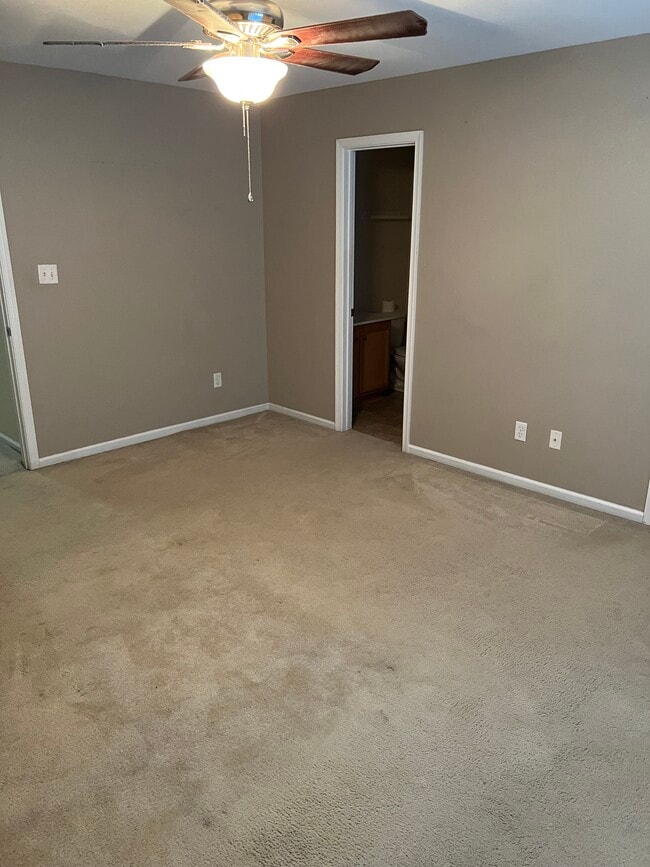 Building Photo - 305 Garcia Dr