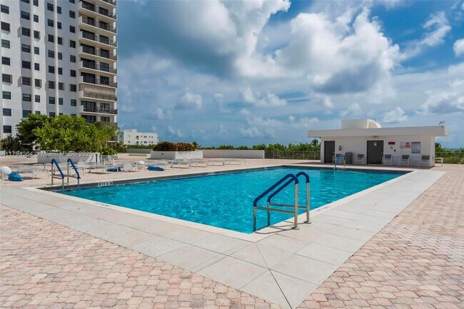 Building Photo - 1201 S Ocean Dr