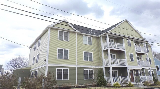 Building Photo - 153 Sumner St