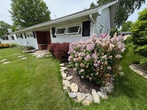 Building Photo - 5693 E Eagle Dr