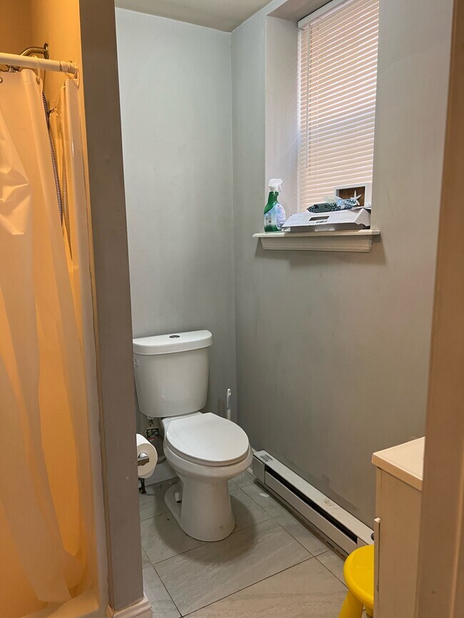 Building Photo - 1727 W Montgomery Ave