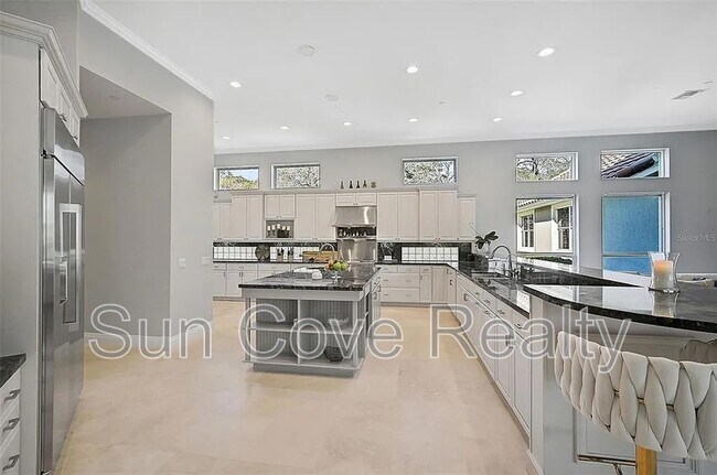 Building Photo - 854 Macewen Dr