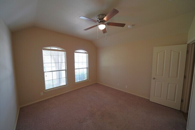 Building Photo - Move-In Ready Property Now Available in Selma, TX! - Realtor Commission: $600