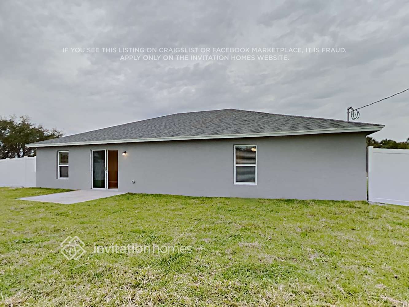 Building Photo - 902 SE Albatross Ave