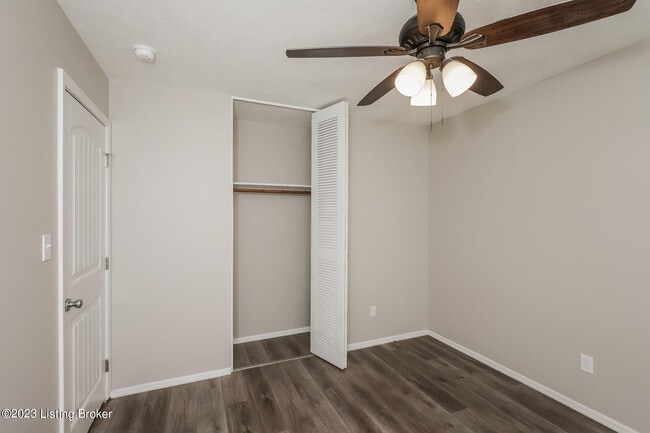 Building Photo - 7415 Hallmark Dr