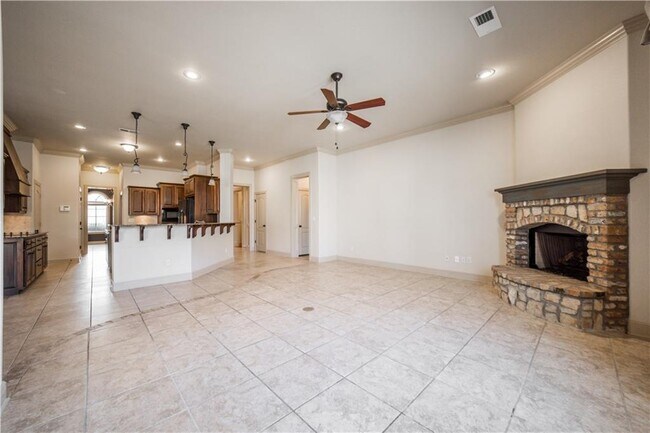 Building Photo - 3778 Prince Philipe St