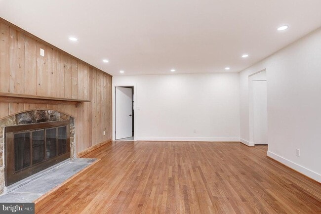 Building Photo - 9704 Hall Rd