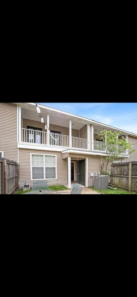 Building Photo - 5234 Arlington Ct