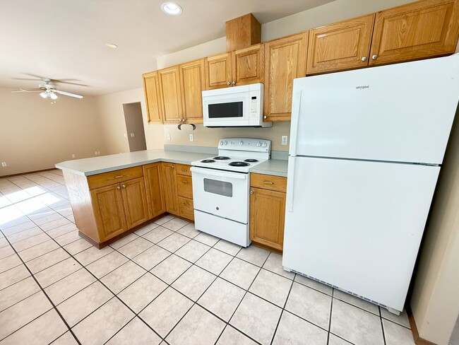 Building Photo - BONUS RENT SPECIAL! Backyard Oasis: 3 Bedroom 2 Bath House Available!