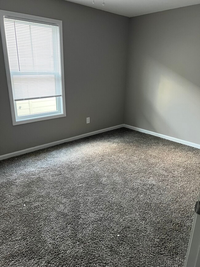 Bedroom 2 - 81 Arbor Cove Dr