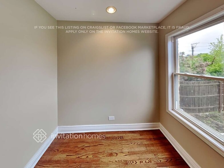 Building Photo - 1939 N Sayre Ave