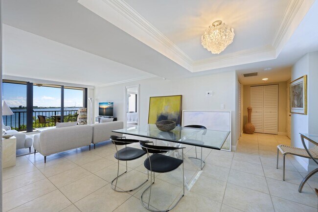 Building Photo - 5200 N Flagler Dr