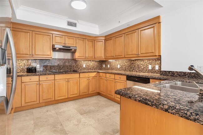 Building Photo - 9 NE 20th Ave