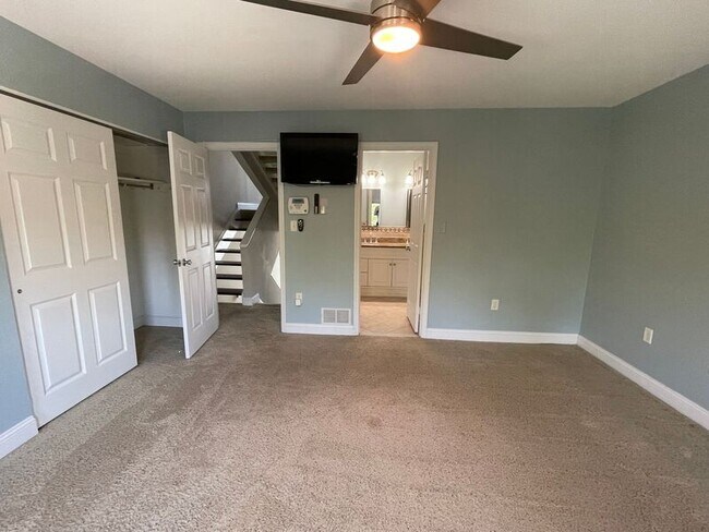 Building Photo - 2359 Boston St