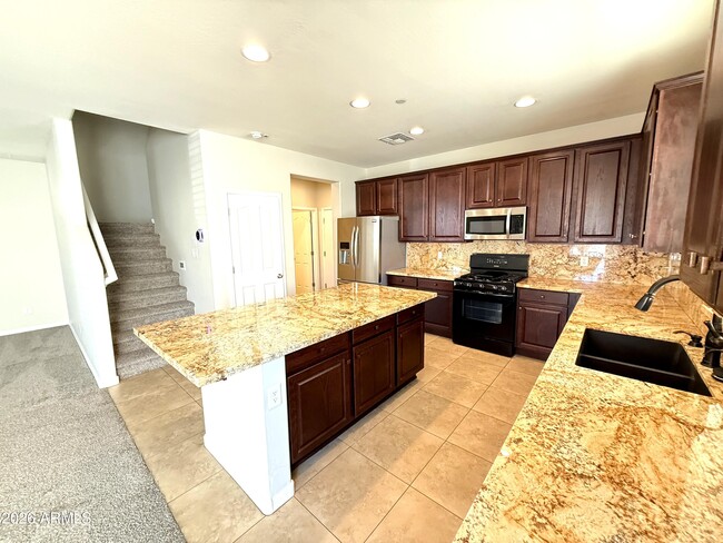 Building Photo - 9237 W Coolbrook Ave