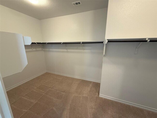 Building Photo - 1308 Eagle Ray St