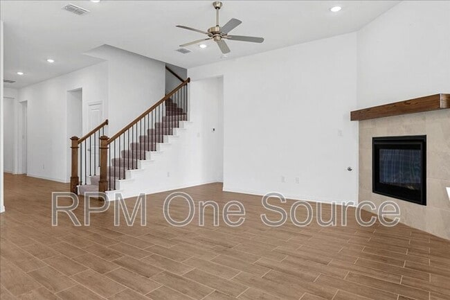 Building Photo - 812 Morwenna Rd