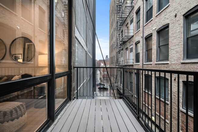 Building Photo - 318 W Grand Ave