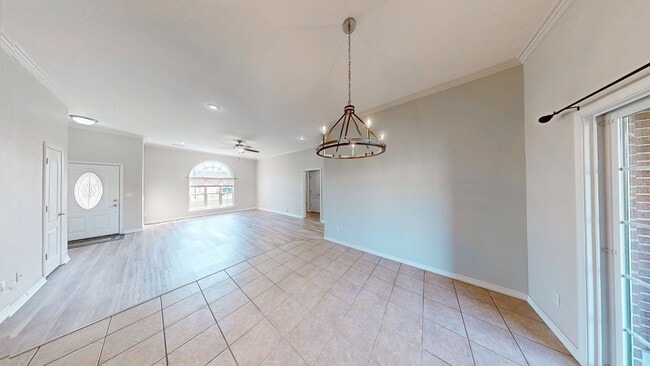 Building Photo - 5005 David Dr