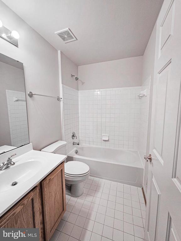 Building Photo - 13117 Tannery Ridge Dr