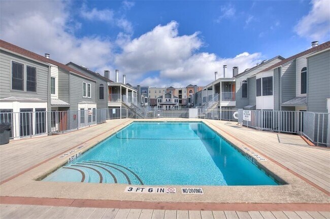 Primary Photo - 2529 Rio Grande St