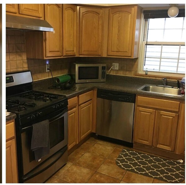 Building Photo - 555 Livingston St