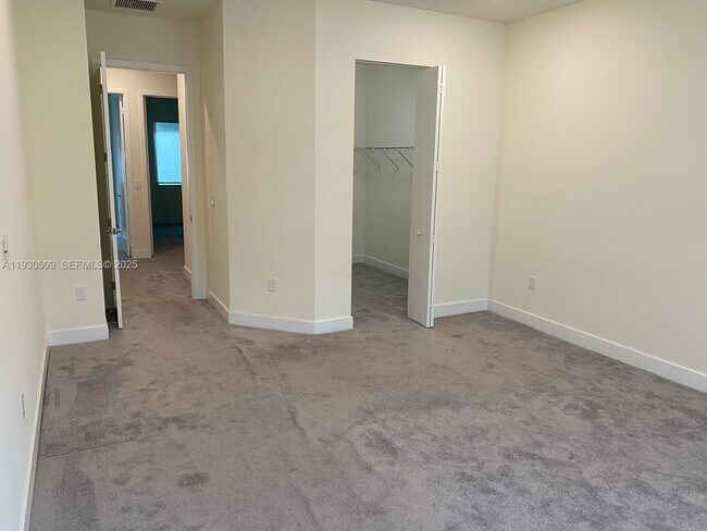 Building Photo - 10445 NW 66th St