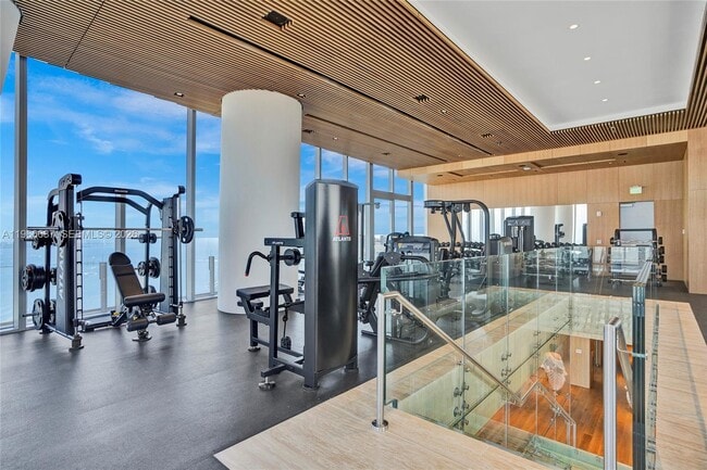 Building Photo - 300 Biscayne Blvd Way