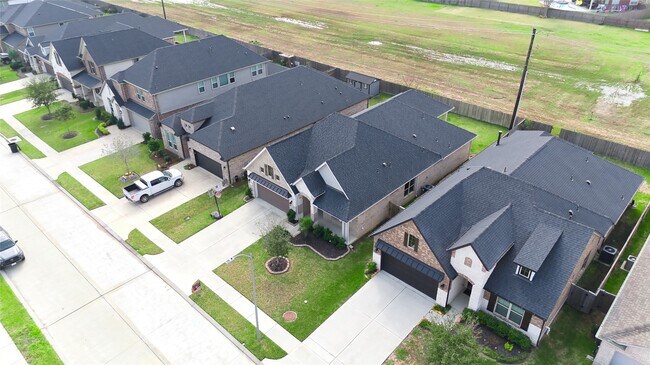 Building Photo - 2232 Clements Shore Ln