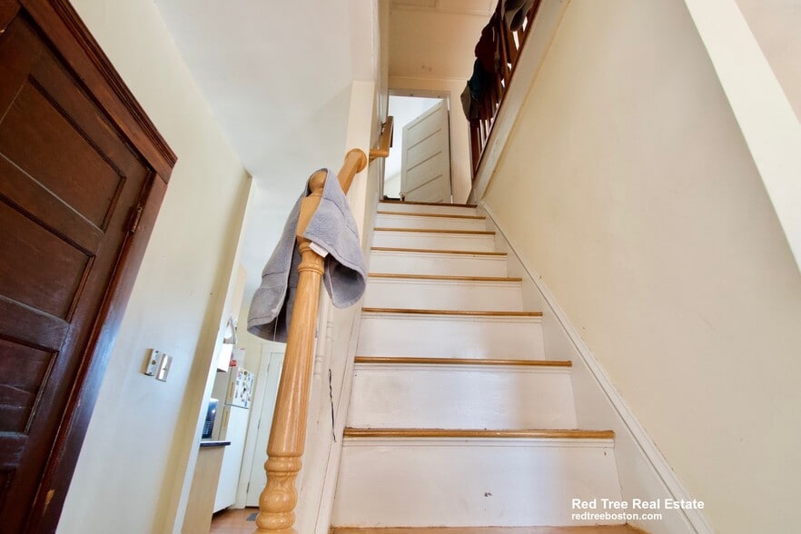 Building Photo - 79 Capen St