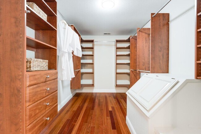 Building Photo - 5br/4ba Home - Luxury Country Living Minutes to Capitola & Soquel Village